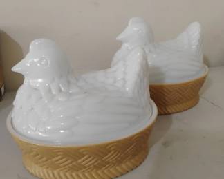 Vintage Avon Milk Glass Hen on Nest Covered Dish second image