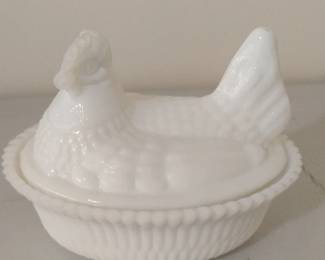 Vintage Indiana Glass White Milk Glass Hen on Nest