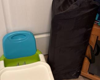 Pack and play/ baby seat