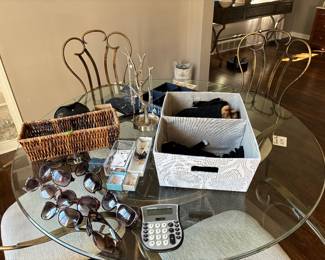 paraphanelia and accessories 