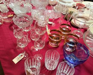 LOTS OF LEAD, CUT AND PRESSED GLASS PIECES