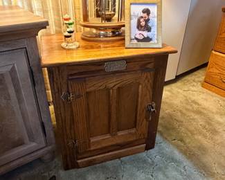 ACORNS TO FURNITURE (QTY 2) 22"W X 16.5" X 24"H