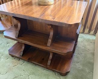 COUNTRY PINE DEN TABLE 28" W X 21"D X 21.5"H