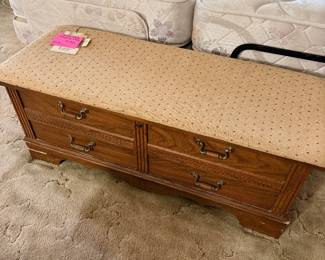 CEDAR HOPE CHEST BY LANE