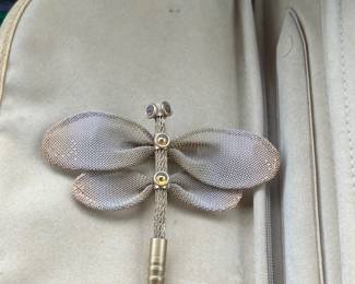 Mesh dragonfly brooch