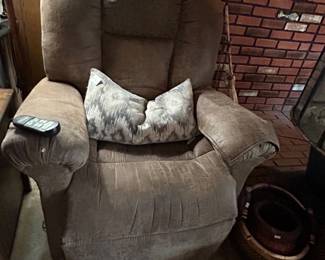 Electric lift chair