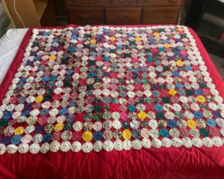Vintage Yo Yo Quilt