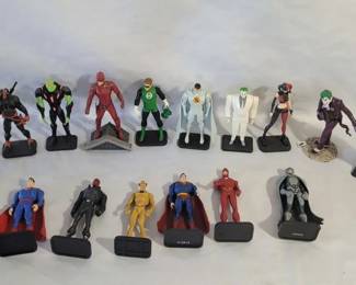 16 Mini Statue Figurines of Superheroes Including DC Comics Superman Joker Batman Green Lantern