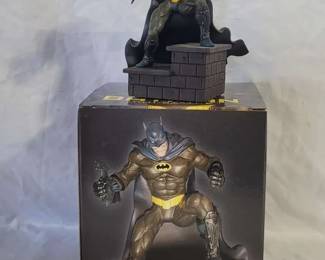 Batman Limited Edition of 4000 Hand Painted Cold Cast Porcelain Mini Statue DC Comics