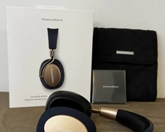 Bowers & Wilkins PX Wireless Headphones – Soft Gold / Navy