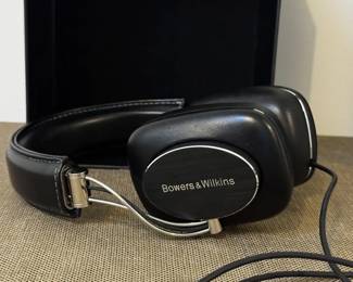 Bowers & Wilkins P7 Wired Headphones – Black/Silver with Box