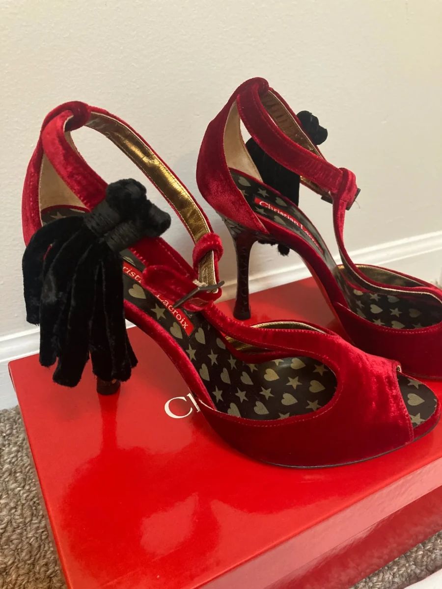 Designer Shoes and Clothing (Sarma) starts on 10/23/2026