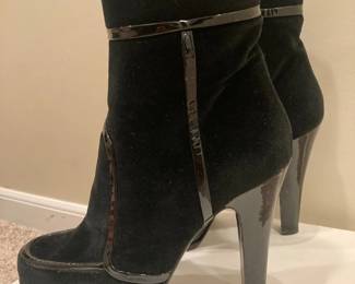 Yves Saint Laurent Jeanne 90 Booties 