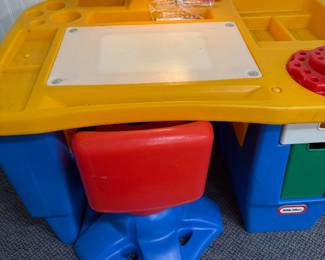 Art table 