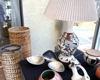 Acoma table lamp