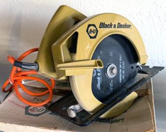 Black + Decker circle saw