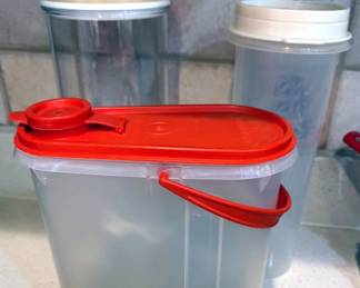 Assorted kitchenwares