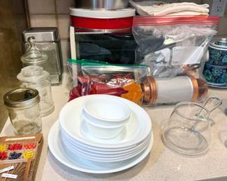 Assorted kitchenwares