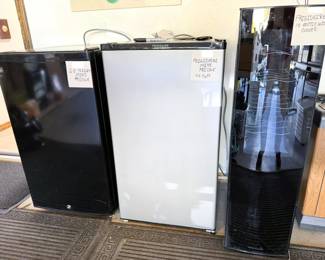 2 small fridges Beverage fridge