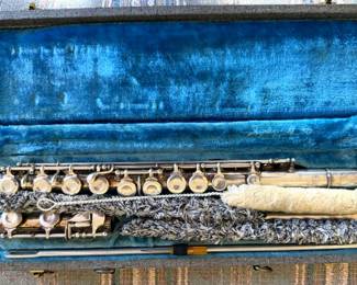 Vintage CG Conn silver plated flute with case