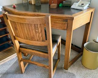 Wooden desk + chair