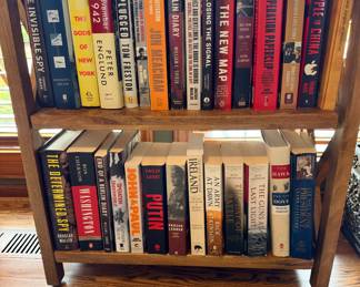fantastic collection focused primarily on 20th-century history, military campaigns, geopolitical strategy, journalism memoirs, and corporate biographies