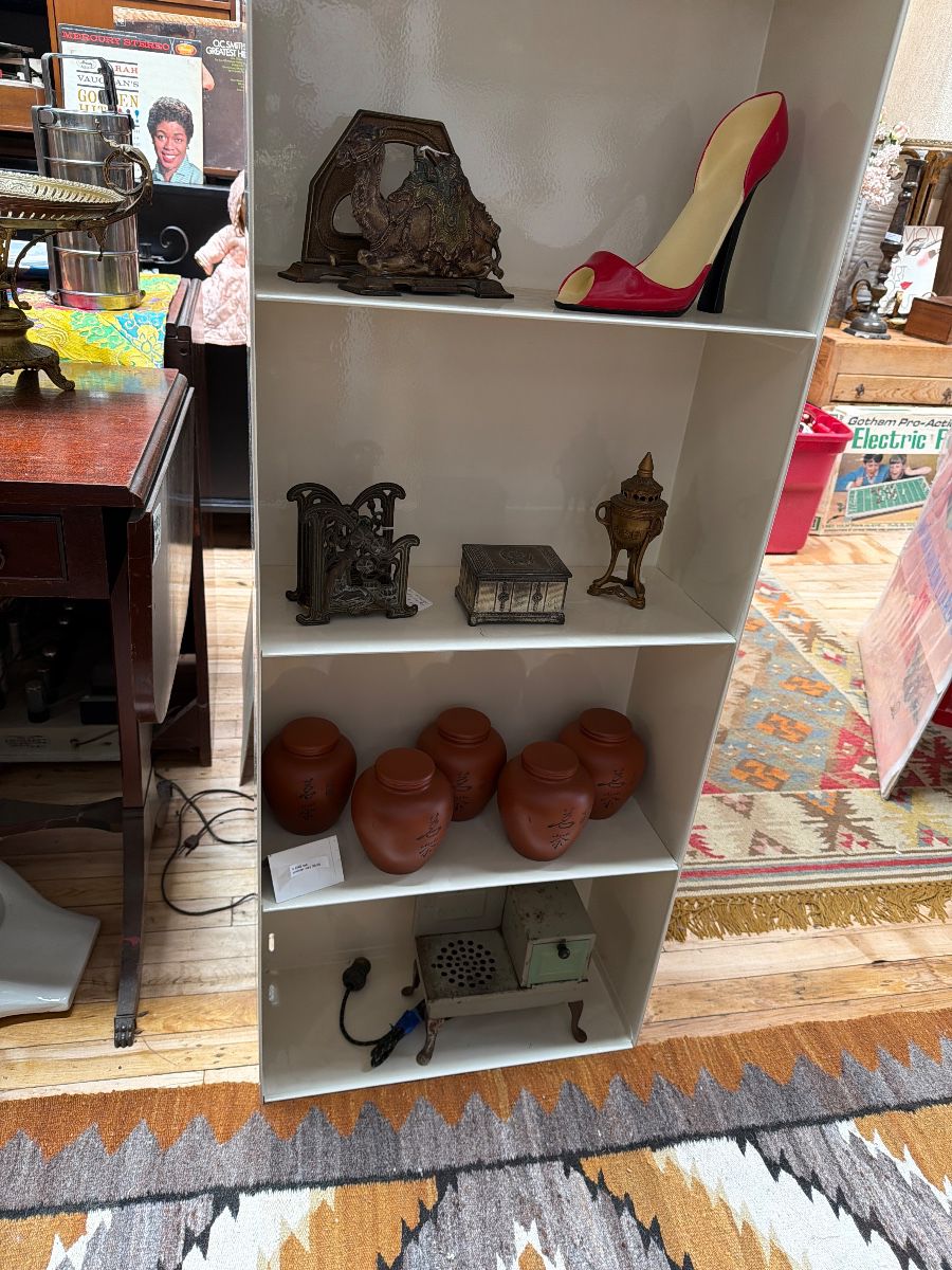 Castro’s Antics Fall Sale in Kansas City, MO starts on 10/30/2026