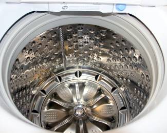 LIKE NEW LG Top Load Washer WT7100CW