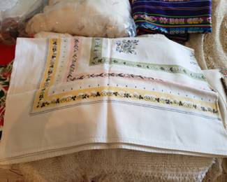 VINTAGE TABLECLOTH