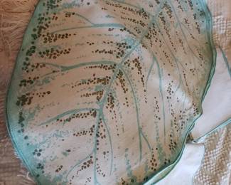 VINTAGE LINENS