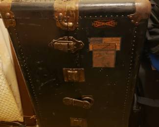 STEAMER TRUNK