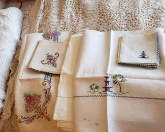 VINTAGE LINENS