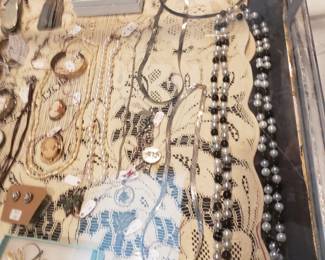 STERLING SILVER ITEMS & JEWELRY