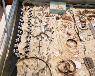 STERLING SILVER ITEMS & JEWELRY