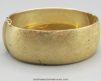 Lot 104: 14k gold hinged bangle bracelet, Italy, Florentine finish, 29 grams