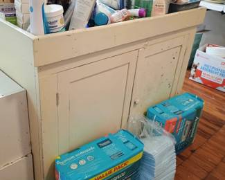 Dry sink...it's a mess right now .still working on sorting and pricing