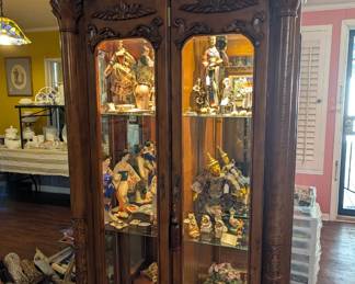 Curio cabinet
