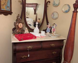 Table top dresser with oval mirror