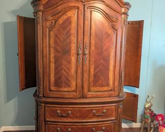 Armoire with side doors
