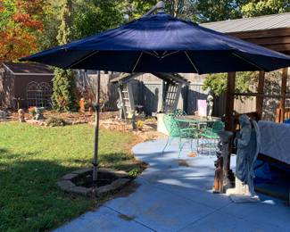 Treasure Garden Cantilever Umbrella
