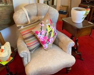 Accent Chairs