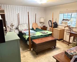 Four-Poster Bed