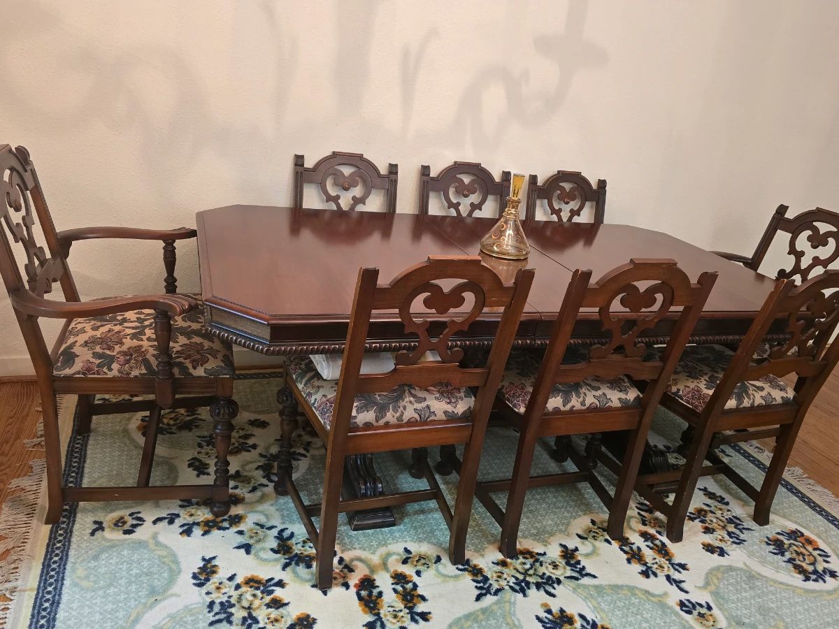 Willow Meadows Estate Sale in Houston, TX starts on 11/20/2026