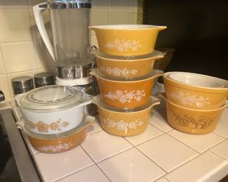 Pyrex "Butterfly Gold" casserole dishes, Gold Bouquet mixing bowls