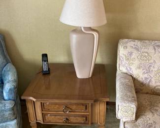 Square end table, American of Martinsville