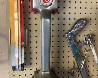 Roberts adjustable knee kicker carpet stretcher