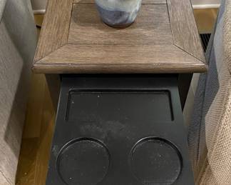 Accent table