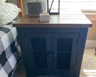 Night stand/ end table