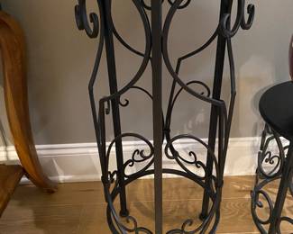 Accent table