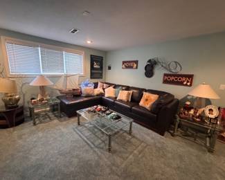 Sectional Black leather, tables